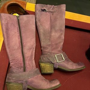 Women’s Fluevog riding boots. Distressed leather. Purple. Size 9.5